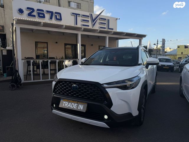 מודעת רכב טויוטה קורולה קרוס