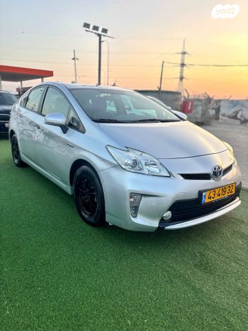 מודעת רכב טויוטה פריוס