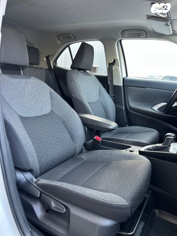 טויוטה יאריס קרוס