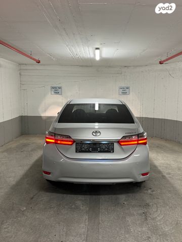 טויוטה קורולה