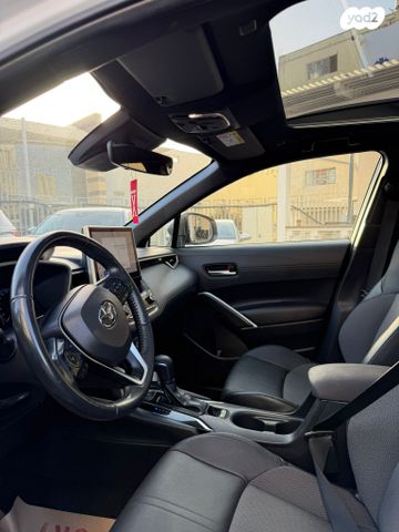 טויוטה קורולה קרוס