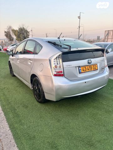 טויוטה פריוס