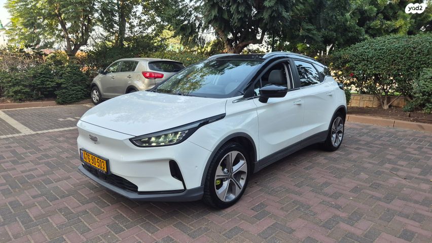 מודעת רכב ג׳ילי Geometry C