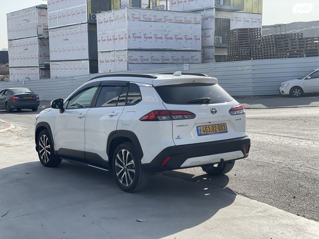 טויוטה קורולה קרוס