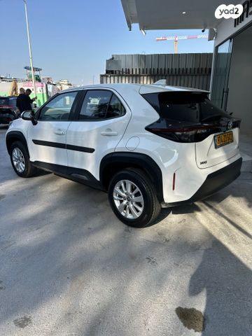 טויוטה יאריס קרוס