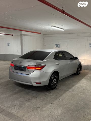 טויוטה קורולה