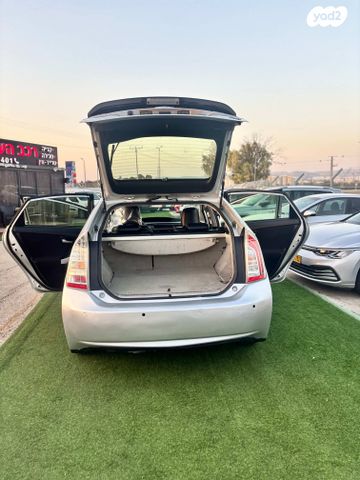 טויוטה פריוס