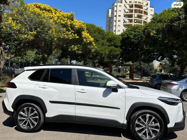 טויוטה קורולה קרוס