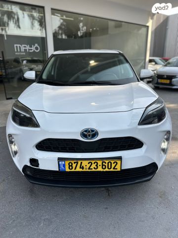 טויוטה יאריס קרוס