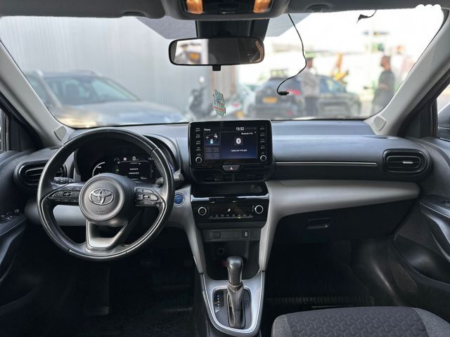 טויוטה יאריס קרוס