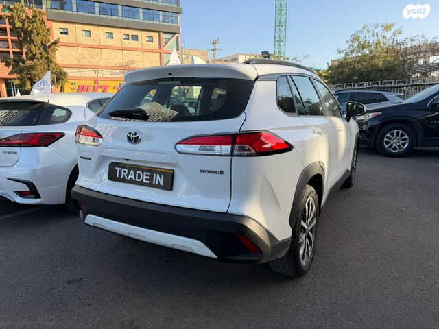 טויוטה קורולה קרוס