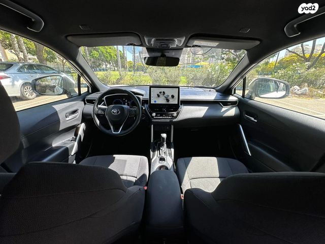 טויוטה קורולה קרוס