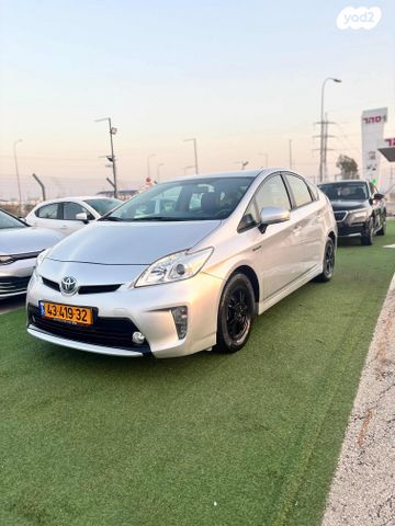 טויוטה פריוס