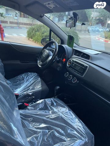 טויוטה יאריס