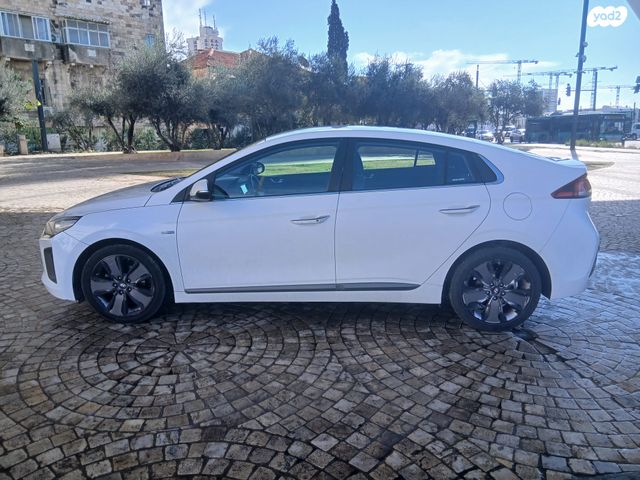 יונדאי איוניק