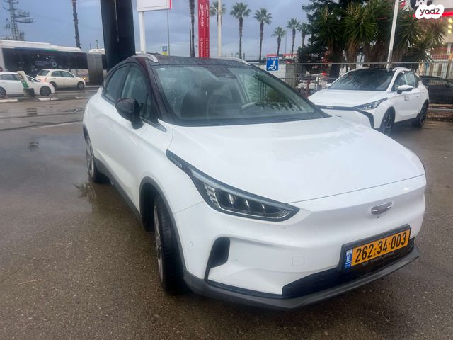 מודעת רכב ג׳ילי Geometry C 2