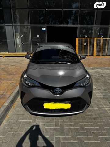 מודעת רכב טויוטה C-HR