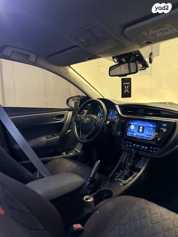 טויוטה קורולה