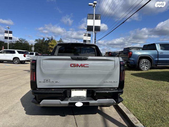 ג'י.אם.סי סיירה EV