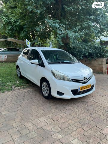 טויוטה יאריס