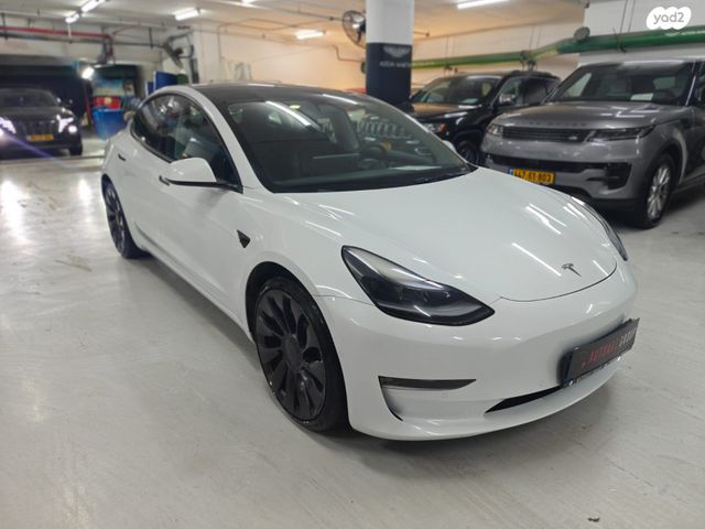 מודעת רכב טסלה מודל 3
