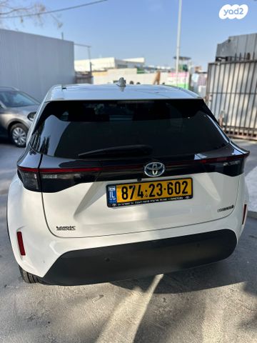 טויוטה יאריס קרוס