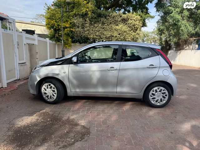 טויוטה אייגו