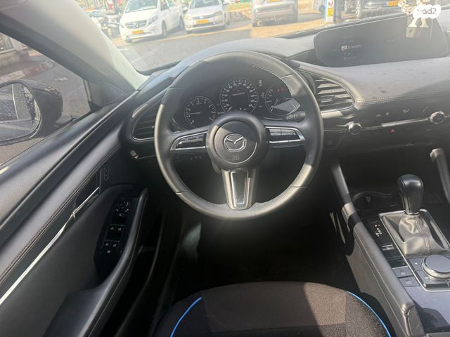 מאזדה 3