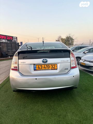 טויוטה פריוס