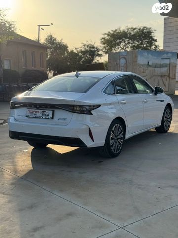 צ׳רי אריזו 8