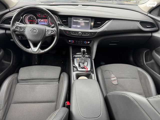 אופל אינסיגניה