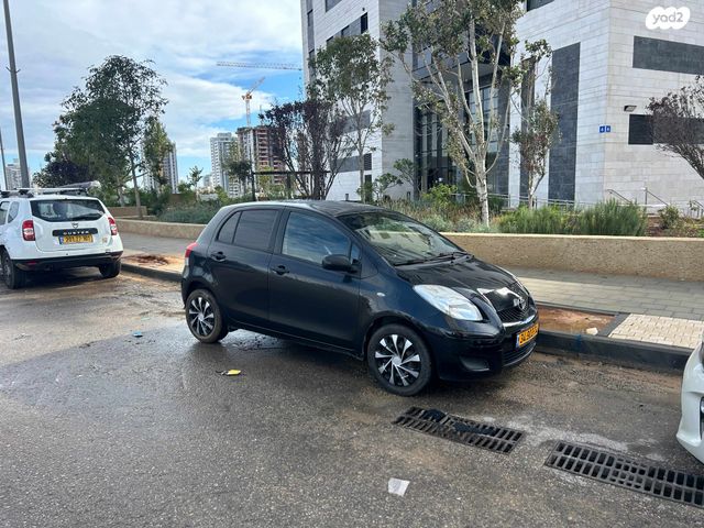 טויוטה יאריס