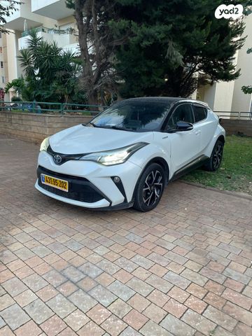 מודעת רכב טויוטה C-HR
