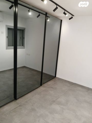 דירה, לאה גולדברג 4, משכנות האומנים, קרית מוצקין