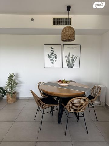 שושנה דמארי 3