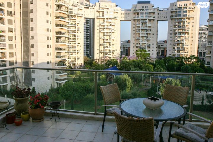 דירה, כרמל 27, אחוזת הנשיא, רחובות