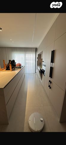 גג/ פנטהאוז, גדולי האומה 1, שמעון פרס/ האצטדיון, נהריה