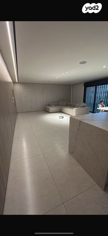 גג/ פנטהאוז, גדולי האומה 1, שמעון פרס/ האצטדיון, נהריה