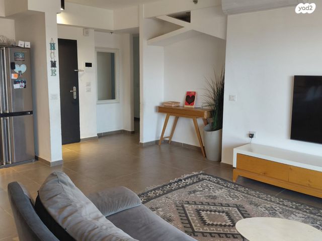 דירה, נחשול 12, נופרים, ראש העין