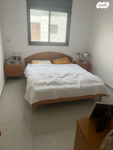 דירה, רקפת 10, הפרחים, חריש