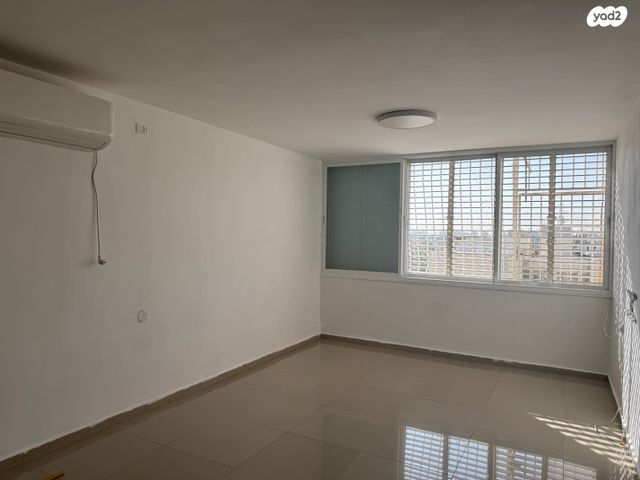 דירה, הרב אונטרמן 8, קרית הרב סלומון, פתח תקווה