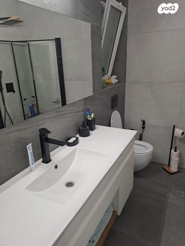 דירת גן, אדוריים 235, ההעפלה, קרית גת