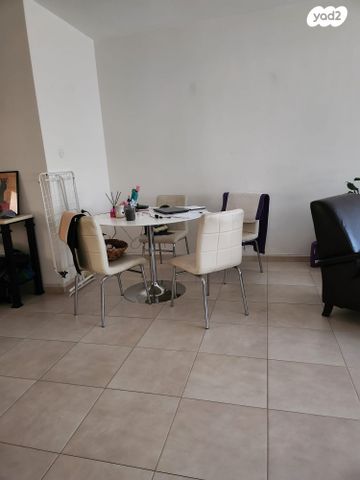 דירה, שדרות וייצמן 10, קרית יערים, רמת השרון