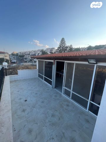 דירת גן, השעורה 18, שיכון ב, טבריה