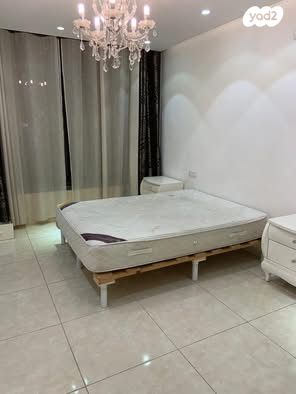 דירה, זאב ז'בוטינסקי 6, אגרובנק, חולון