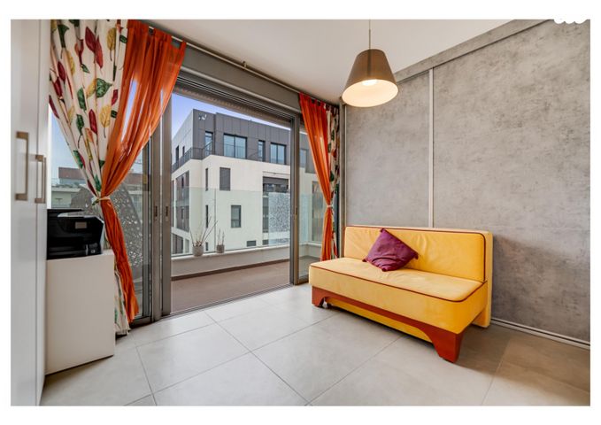 גג/ פנטהאוז, יהודית 7, חרוזים, רמת גן