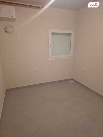 דירת גן, יעקב פנחסי 8, עין גנים, פתח תקווה