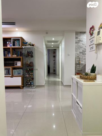 דירה, נפתלי בן אפרים 10, היובל, שרונה, רחובות