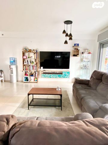 דירה, שאול המלך 15, אונו הירוקה, קרית אונו