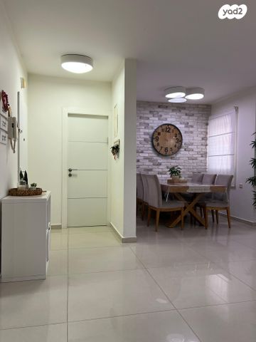 דירה, נפתלי בן אפרים 10, היובל, שרונה, רחובות